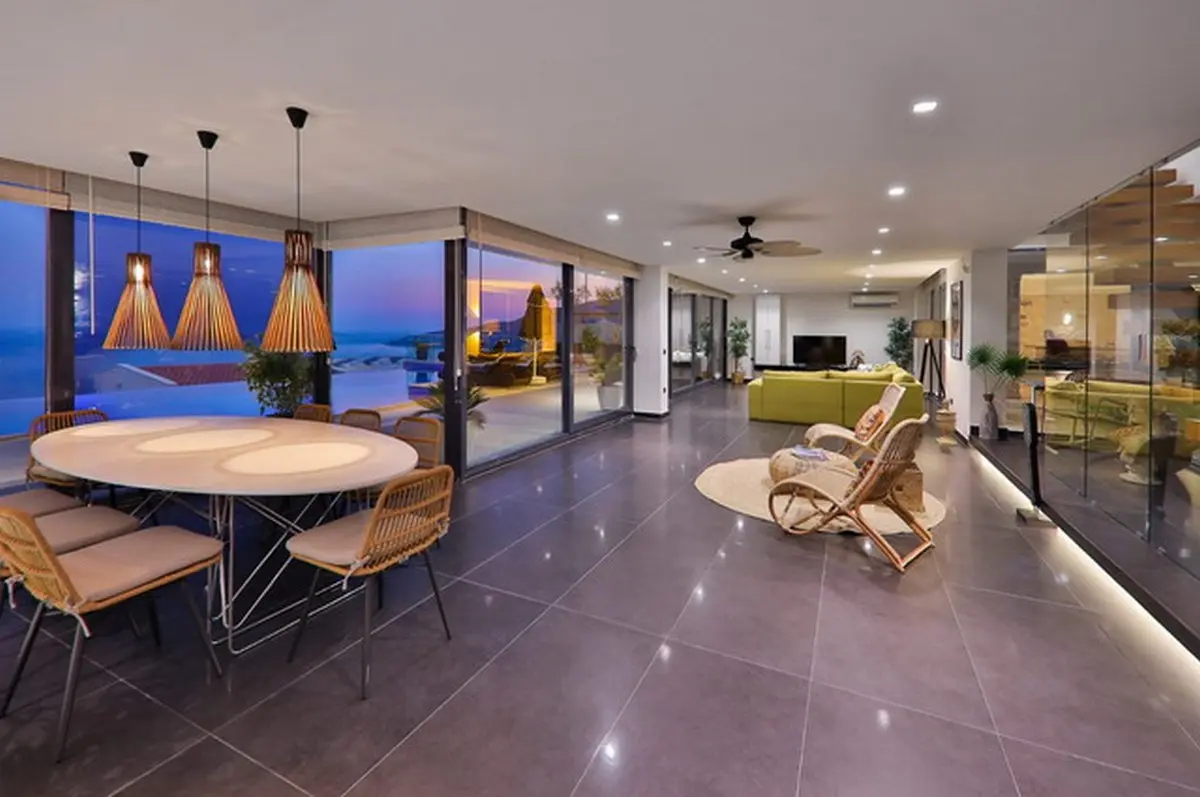 Spacious living area
